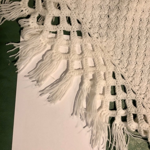 Shawl‎ Womens OS O/S Shoulder Wrap Handmade Cottage Knit Cozy Boho Coquette 90s - Picture 8 of 9